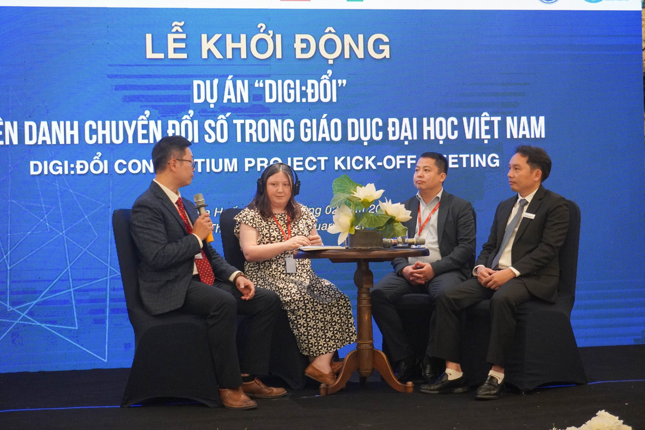 Khởi động dự án liên danh chuyển đổi số trong GDĐH Việt Nam